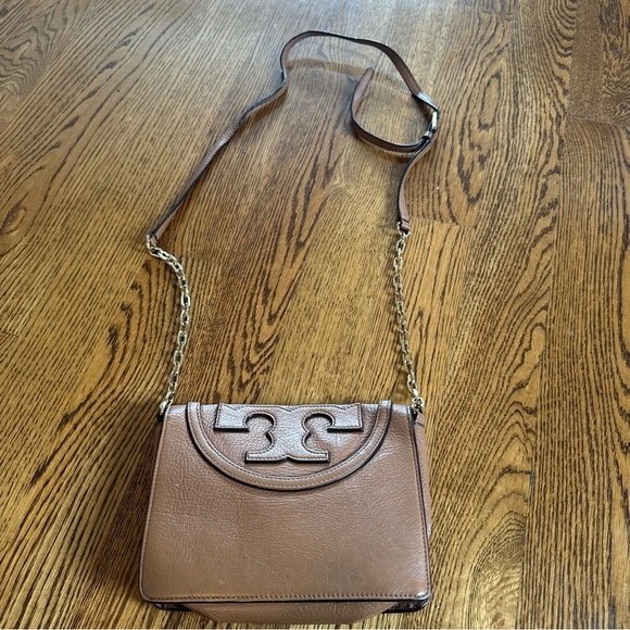 Tory Burch Brown Leather All T Crossbody Bag - Picture 11 of 11